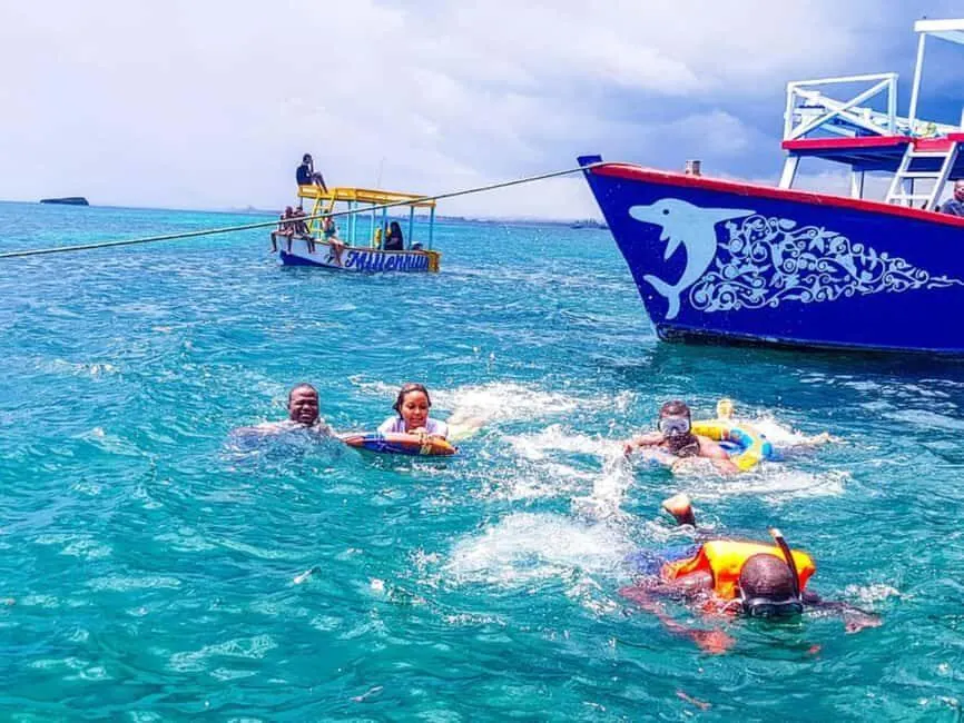 How much do Kenyan citizens and residents pay for Watamu marine park entry